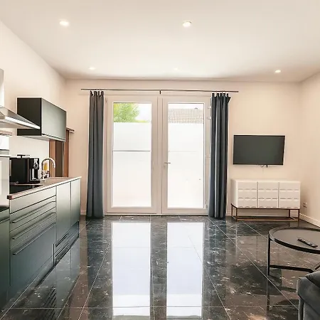 Werre Mit Smart-tv - Stilvol, Zentral & Wohnlich לונה