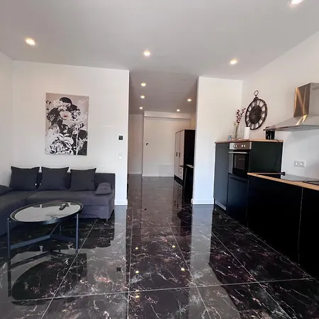 Werre Mit Smart-tv - Stilvol, Zentral & Wohnlich דירה לונה