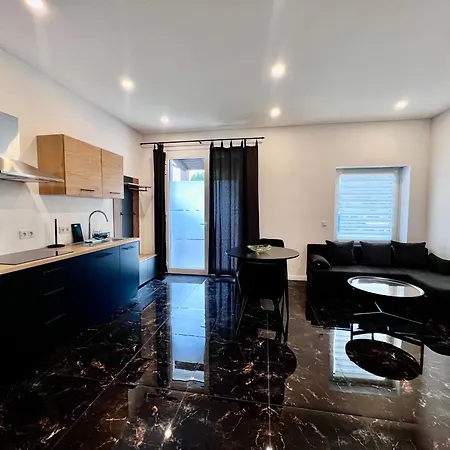 Werre Mit Smart-tv - Stilvol, Zentral & Wohnlich דירה *