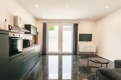 Werre Mit Smart-tv - Stilvol, Zentral & Wohnlich Lejlighed